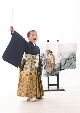 5歳男の子刀で七五三